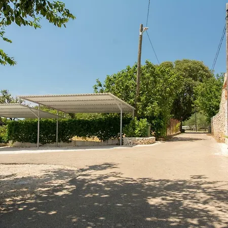 Sudinjevi Dvori Holiday home Sukosan