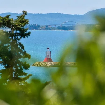 Casa de Férias Sudinjevi Dvori Sukošan