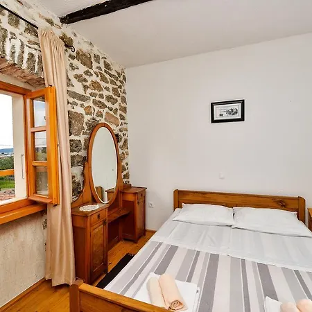 Casa de Férias Sudinjevi Dvori Sukošan