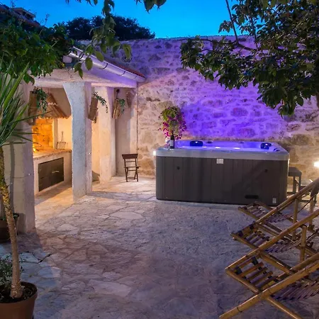 Sudinjevi Dvori Дом отдыха Сукошан