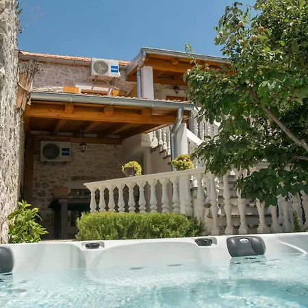 Casa de Férias Sudinjevi Dvori *