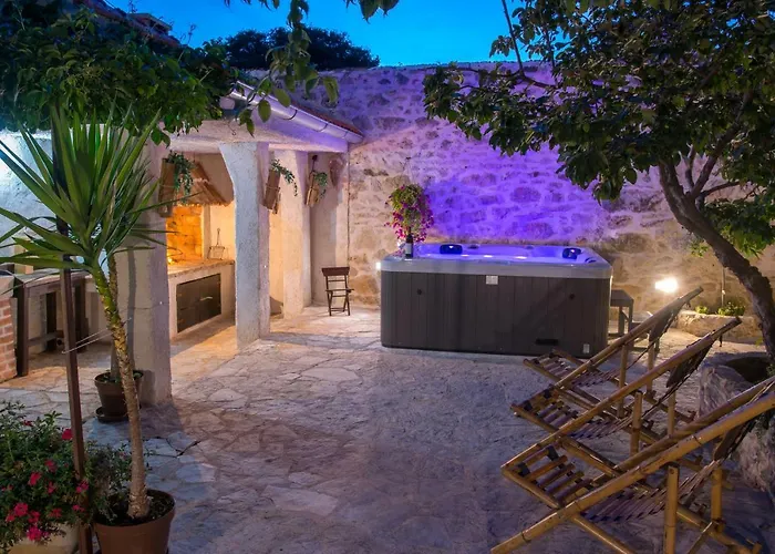 Sudinjevi Dvori Дом отдыха Сукошан