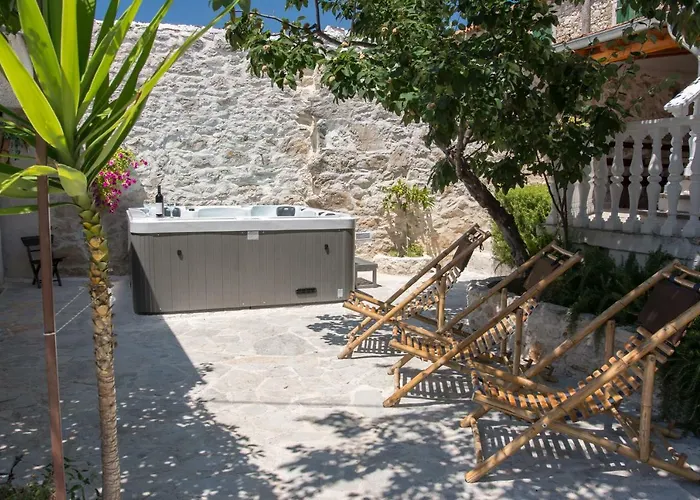 Sudinjevi Dvori * Сукошан